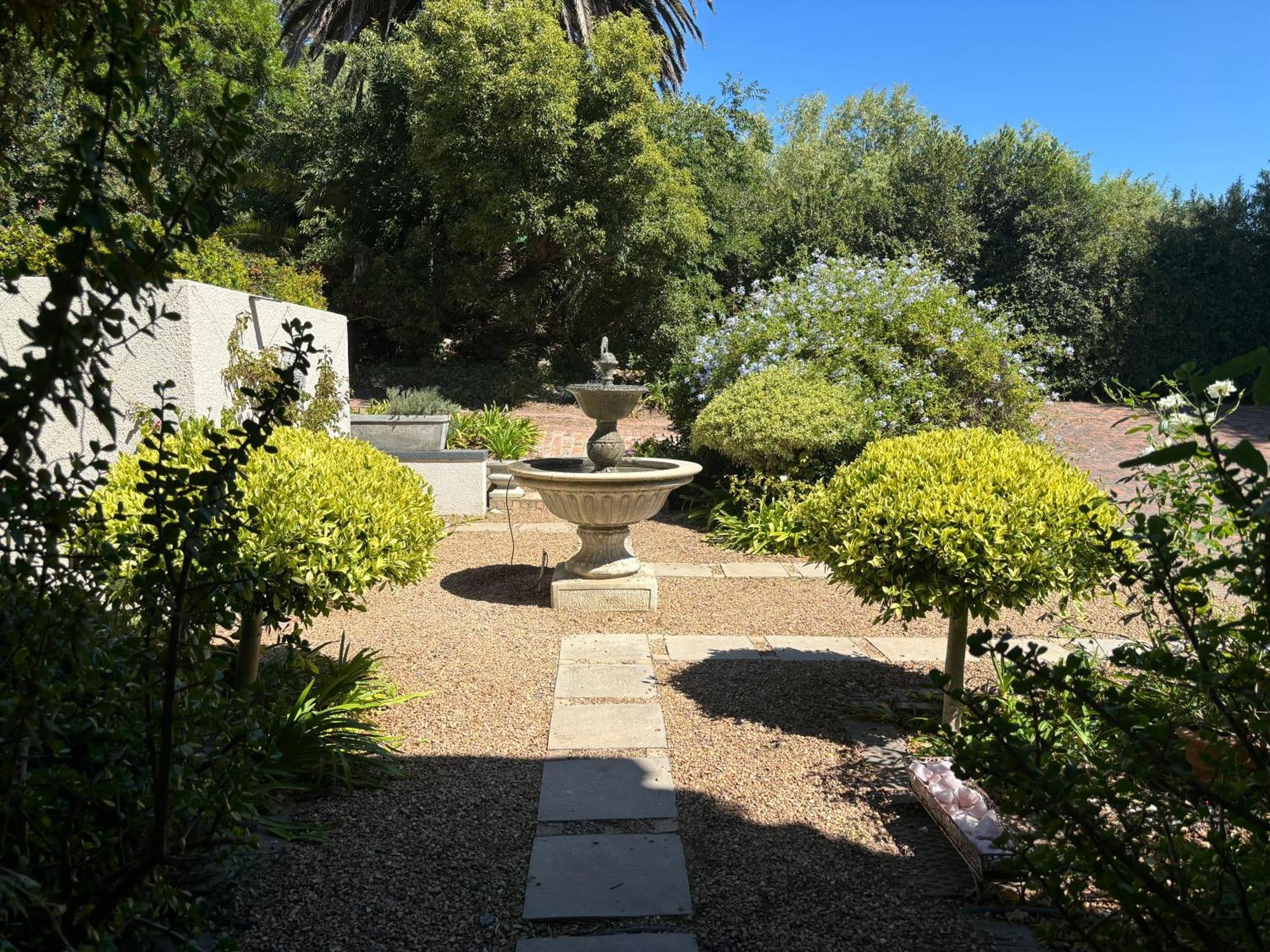 In The Vine Country Manor Guesthouse สเตลเลนบอช ภายนอก รูปภาพ