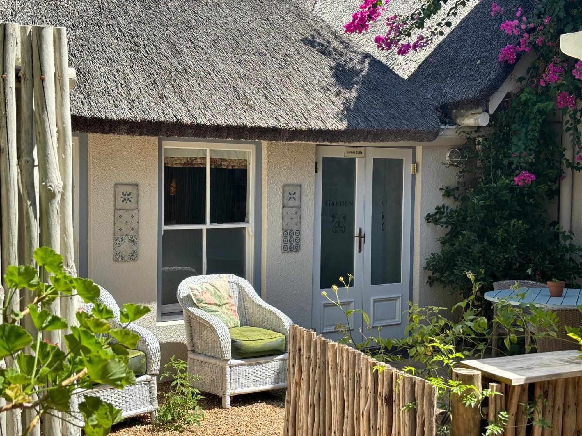 In The Vine Country Manor Guesthouse สเตลเลนบอช ภายนอก รูปภาพ