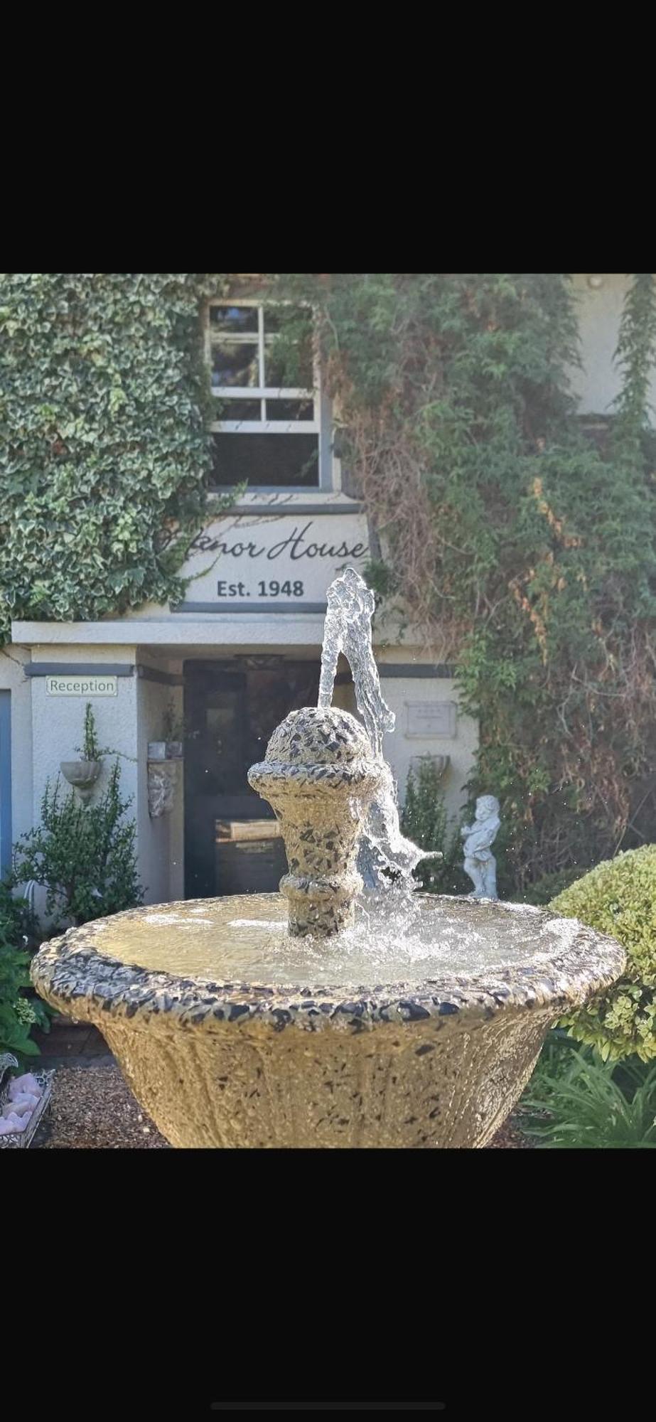 In The Vine Country Manor Guesthouse สเตลเลนบอช ภายนอก รูปภาพ